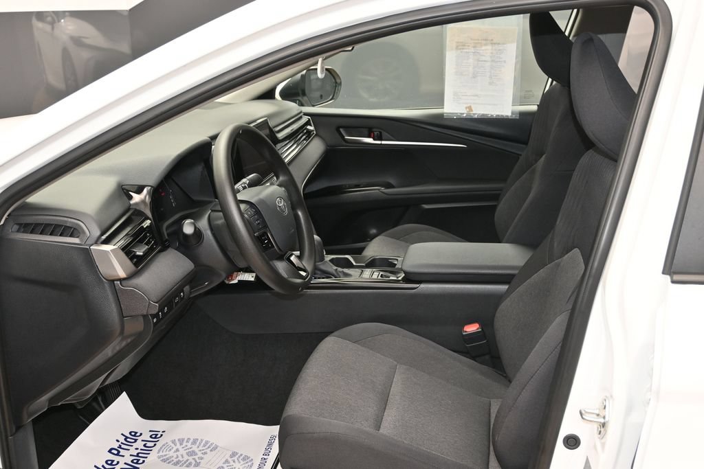 Used 2025 Toyota Camry LE FWD image 27