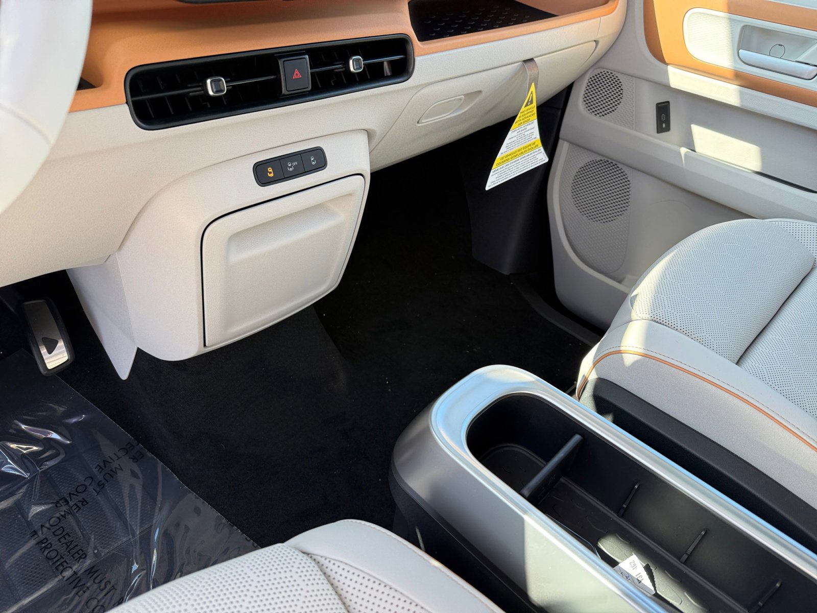 New 2025 Volkswagen ID. Buzz 1st Edition RWD image 13
