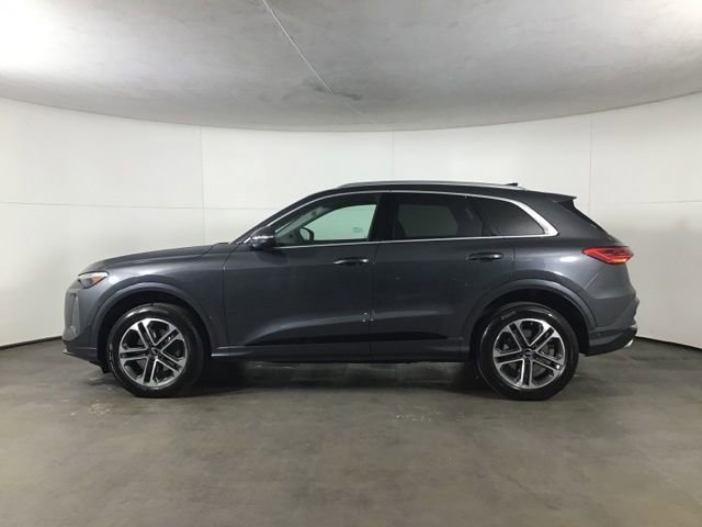 Used 2025 Audi Q5 Premium w/ Premium Plus AWD/4WD image 4