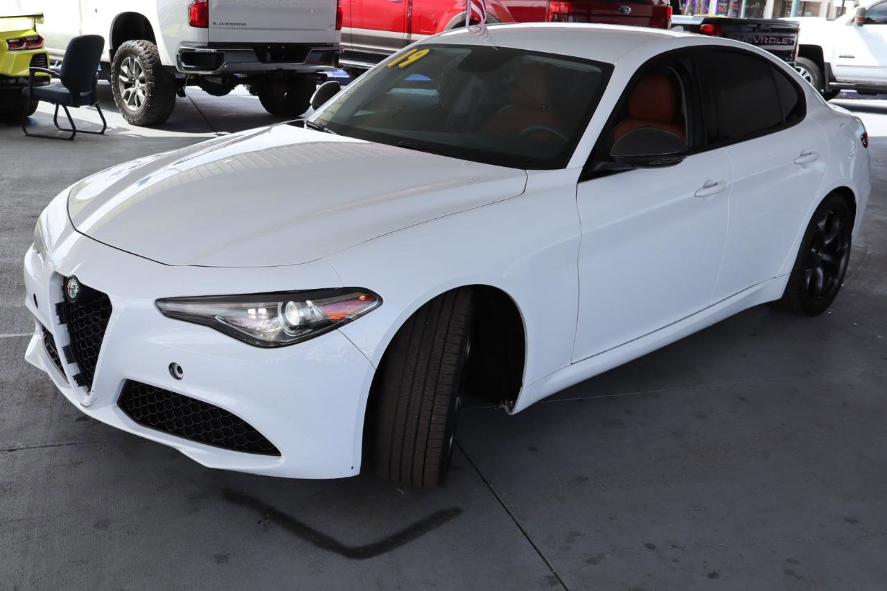 Used 2019 Alfa Romeo Giulia w/ Nero Edizione image 10