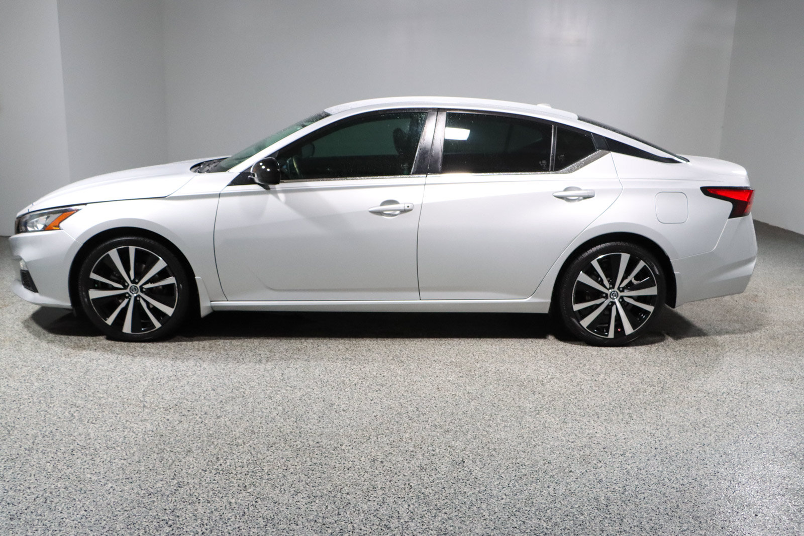 Used 2021 Nissan Altima 2.5 SR FWD image 10