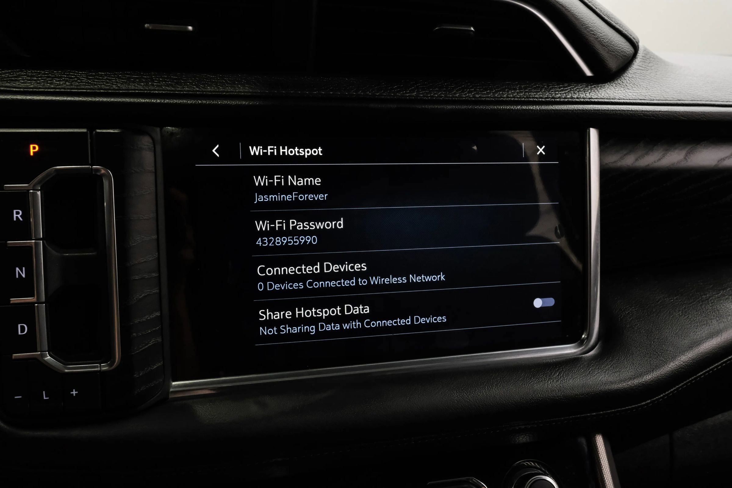 Used 2021 GMC Yukon Denali w/ Denali Premium Package image 40