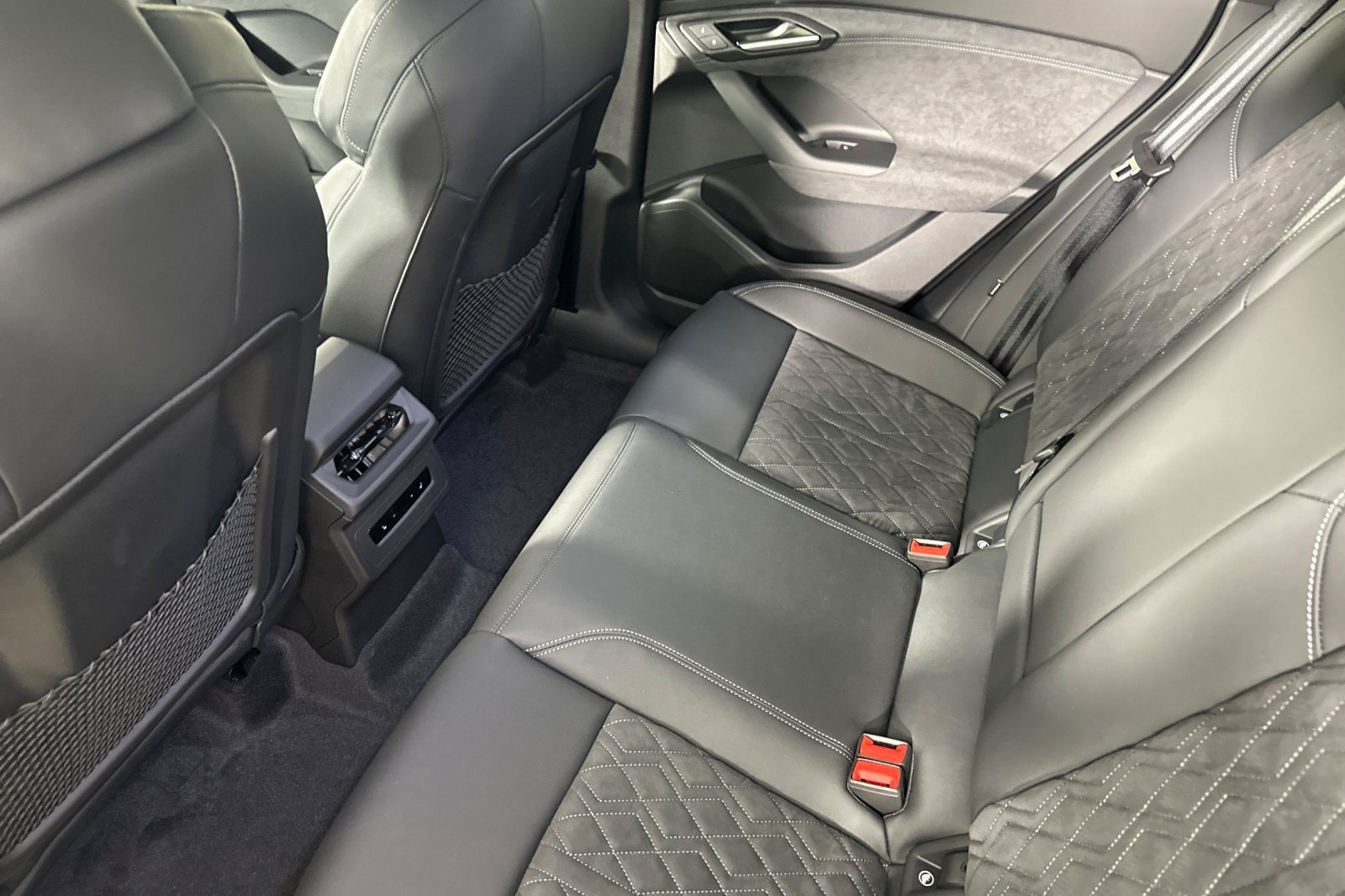 New 2027 Audi SQ6 e-tron Premium Plus AWD/4WD image 11
