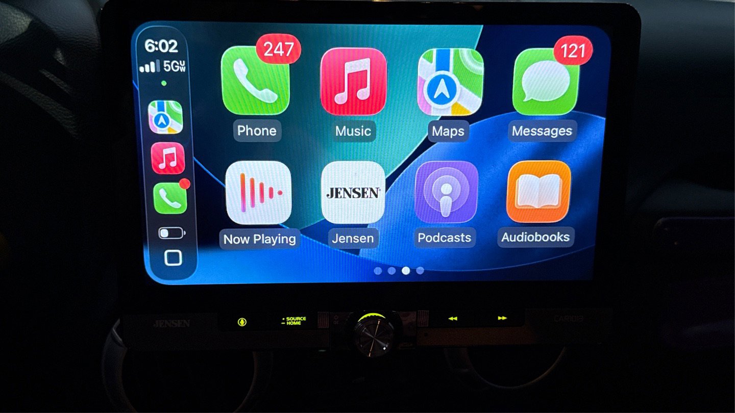 Used 2013 Jeep Wrangler Unlimited Sahara w/ Connectivity Group image 16