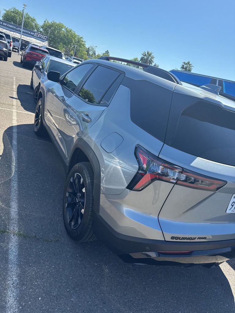 Used 2025 Chevrolet Equinox RS w/ Safety and Technology Package image 8