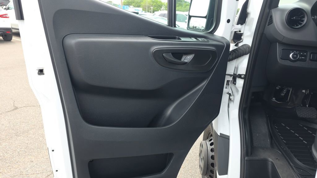 Used 2020 Mercedes-Benz Sprinter 3500 image 11
