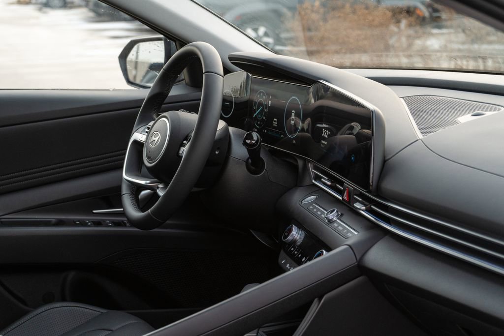 New 2025 Hyundai Elantra Limited image 11