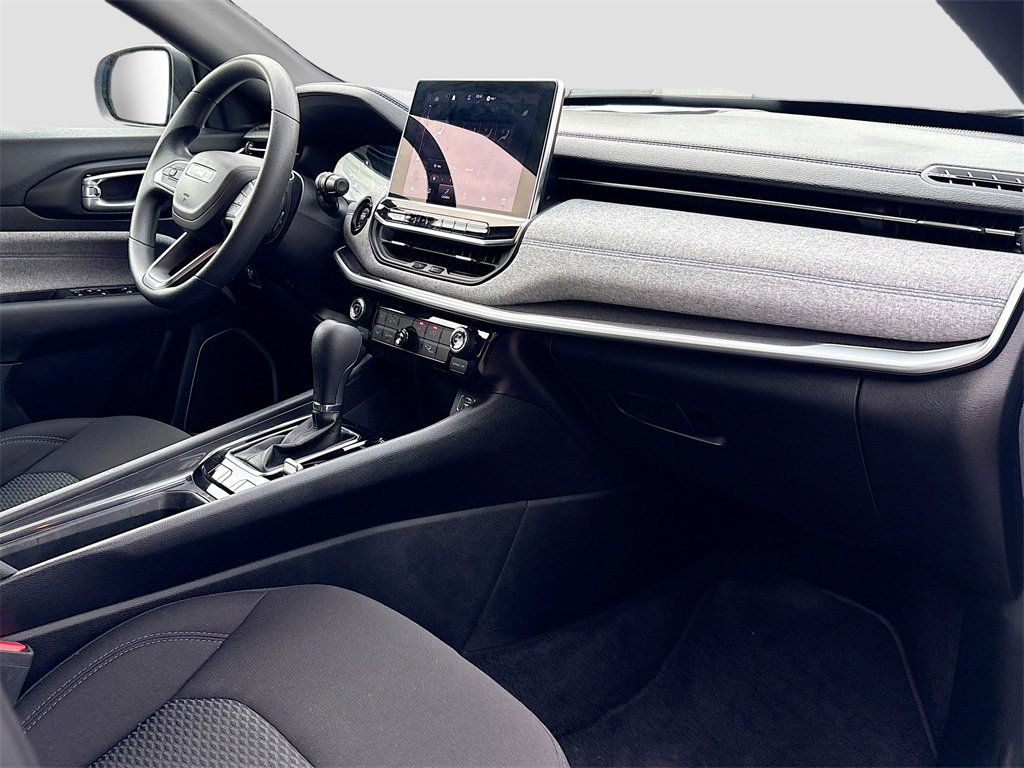 Used 2024 Jeep Compass Sport image 26