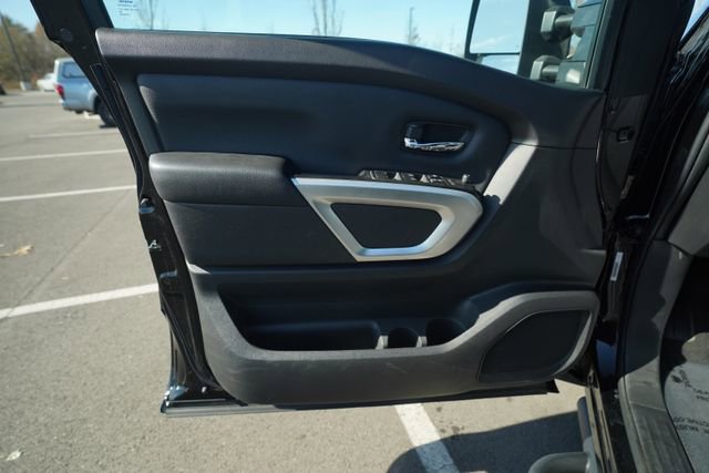 Used 2024 Nissan Titan SV w/ SV Convenience Package image 14
