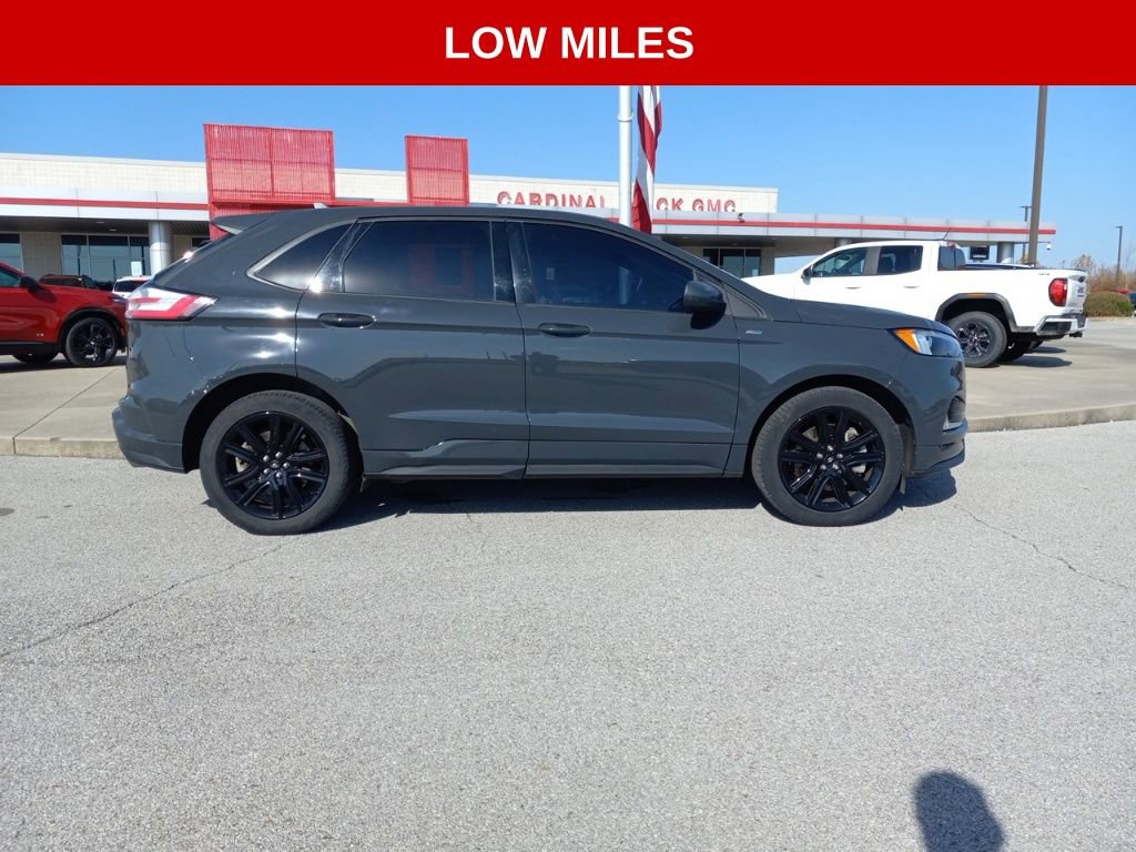 Used 2021 Ford Edge ST-Line w/ Cold Weather Package image 3