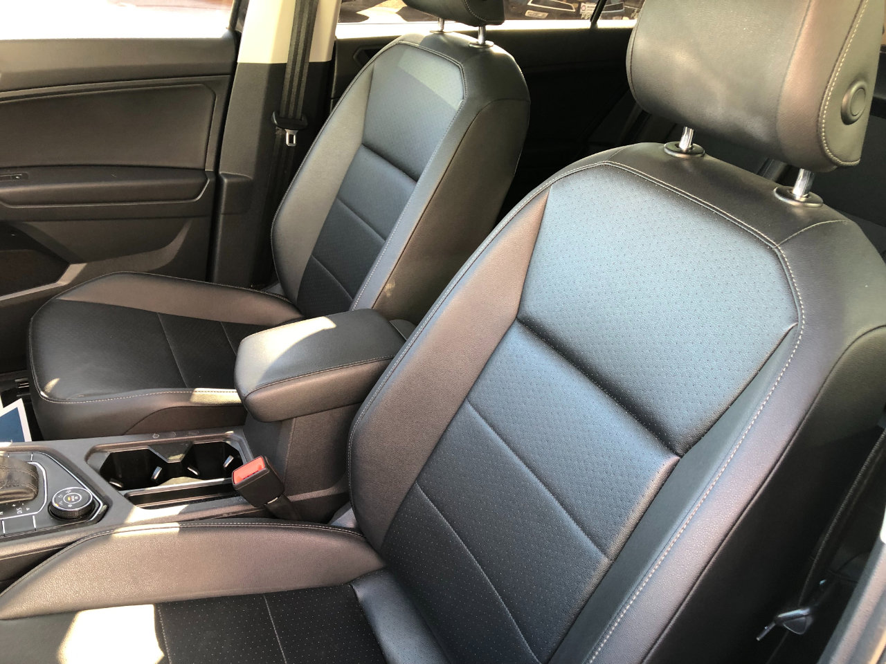 Used 2019 Volkswagen Tiguan SE w/ Panoramic Sunroof Package image 12