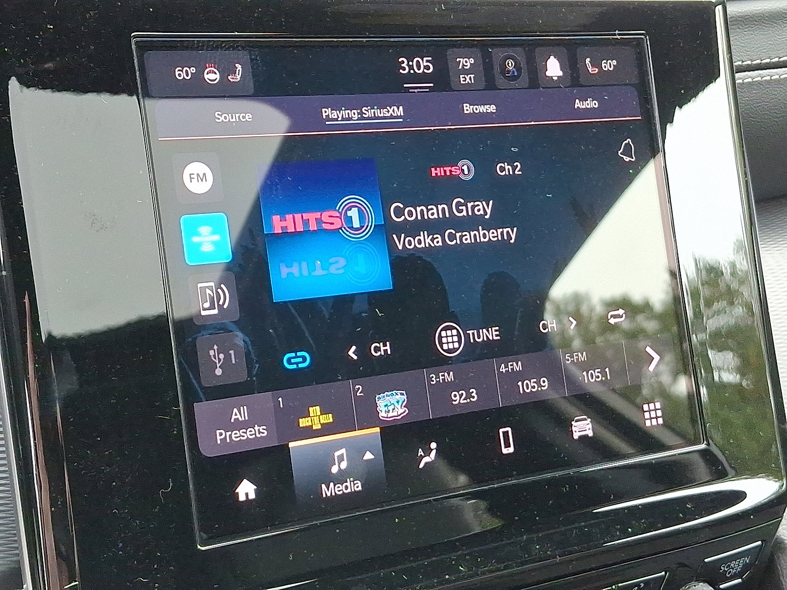 New 2025 Jeep Grand Cherokee Altitude image 11