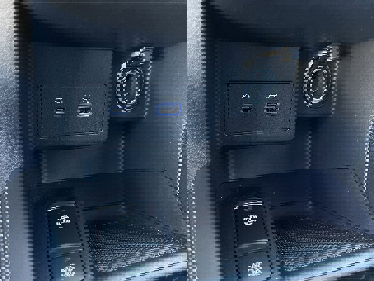 Certified 2023 Nissan Kicks SV image 17