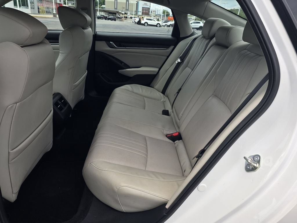 Used 2018 Honda Accord Touring image 11