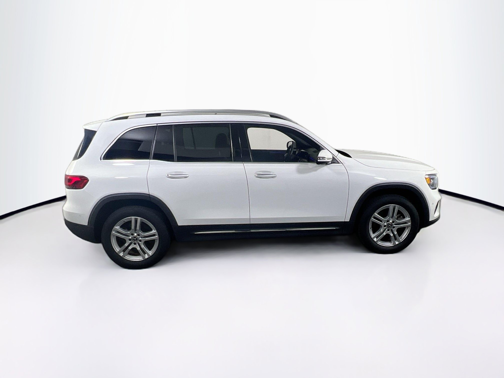Used 2022 Mercedes-Benz GLB 250 4MATIC image 4