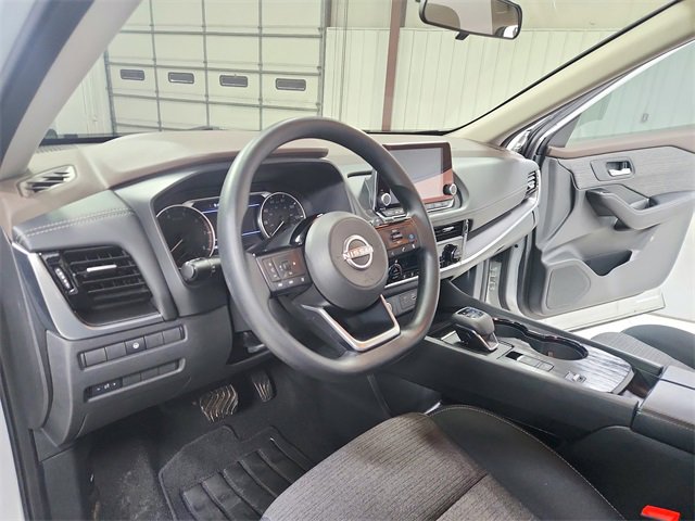 Used 2022 Nissan Rogue SV image 18