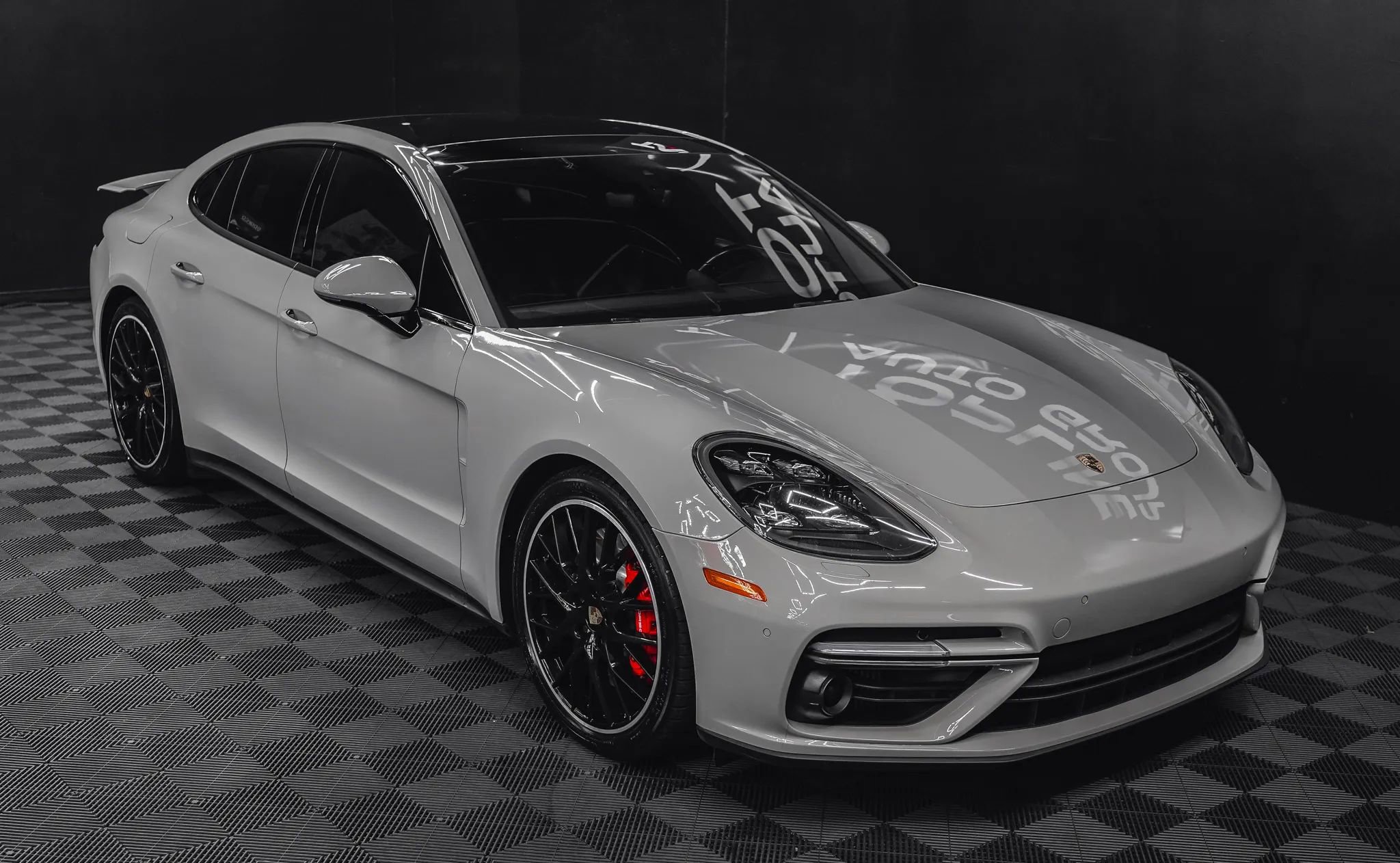Used 2017 Porsche Panamera Turbo image 23