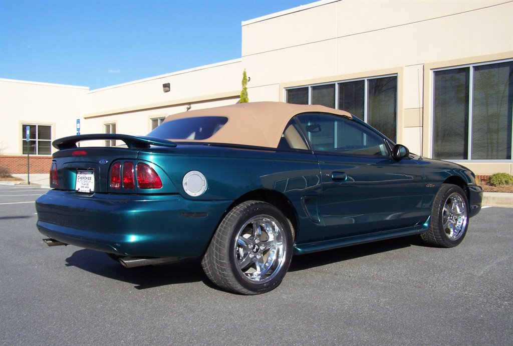 Used 1998 Ford Mustang GT image 2