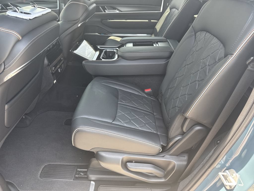 New 2026 Jeep Grand Wagoneer Summit AWD/4WD image 24