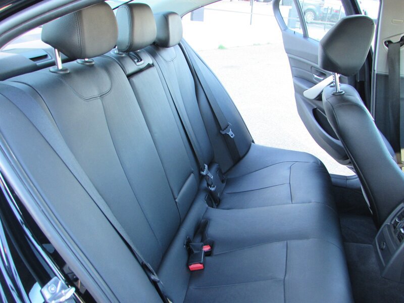 Used 2013 BMW 328i Sedan RWD image 17