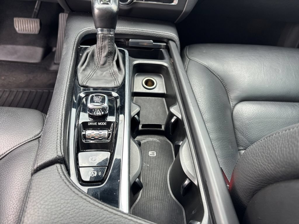 Used 2018 Volvo S90 T5 Momentum w/ Convenience Package FWD image 32