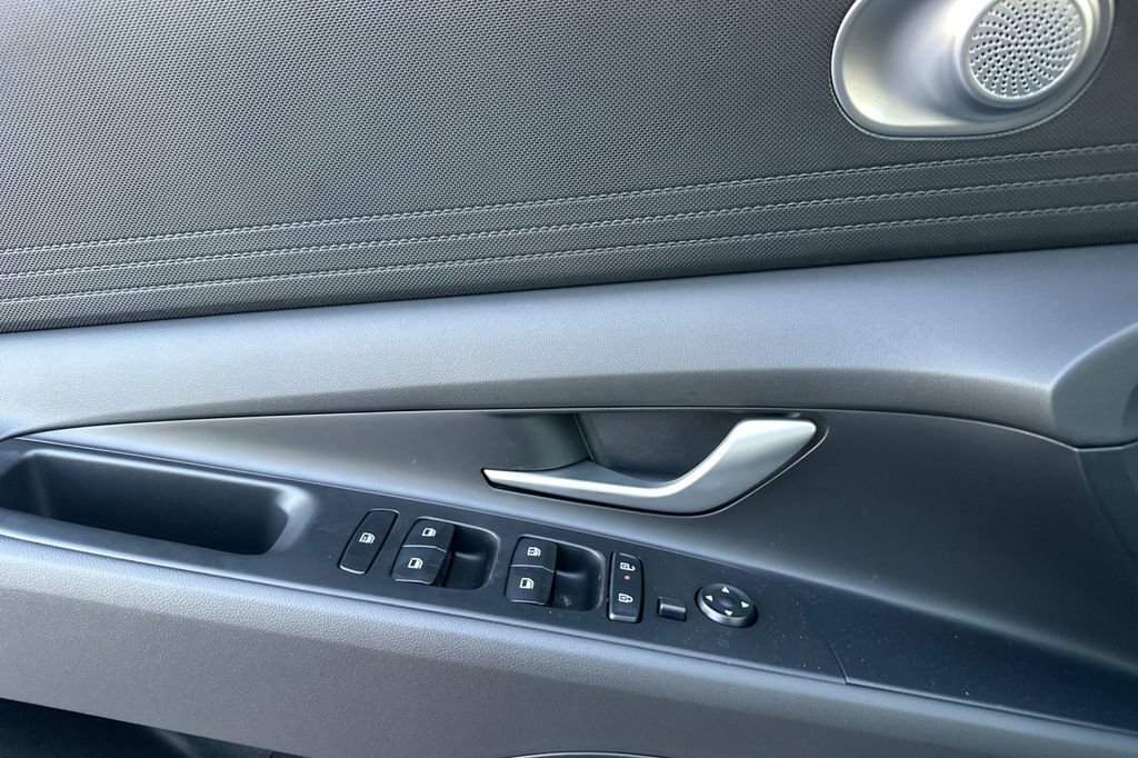 New 2026 Hyundai Elantra Blue image 8