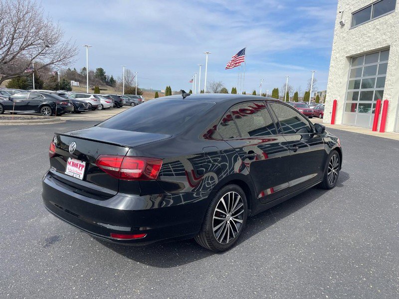 Used 2016 Volkswagen Jetta Sport image 3