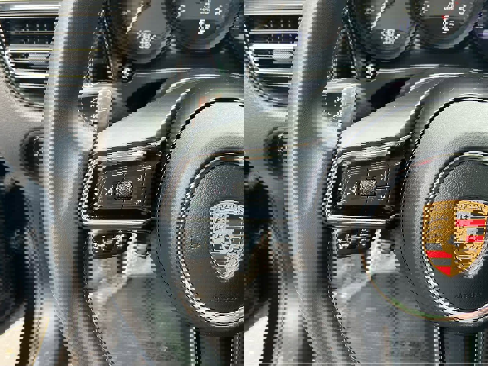 Used 2024 Porsche Macan image 33