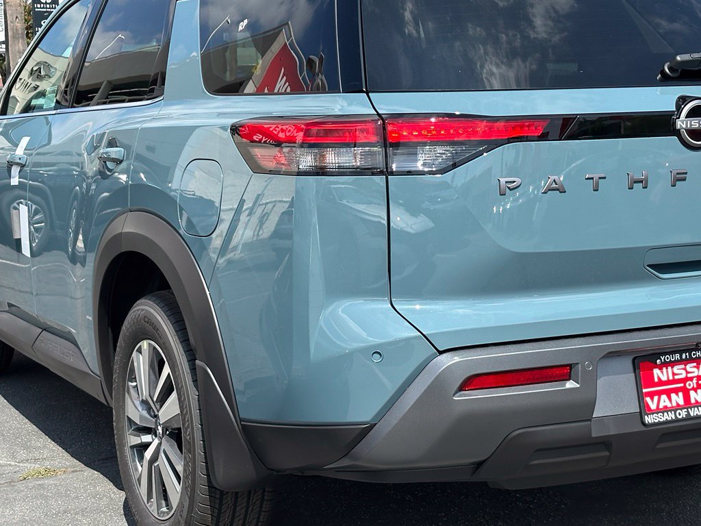 New 2026 Nissan Pathfinder SL FWD image 4