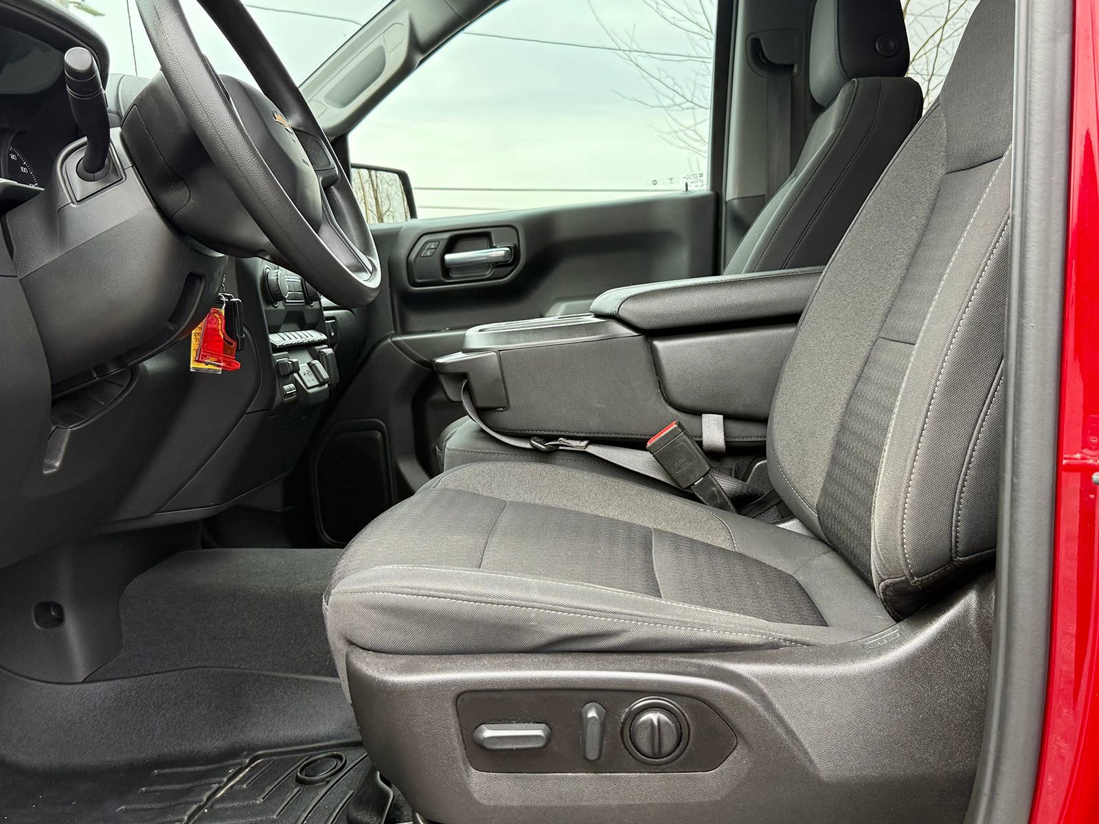 Used 2022 Chevrolet Silverado 1500 Custom image 17