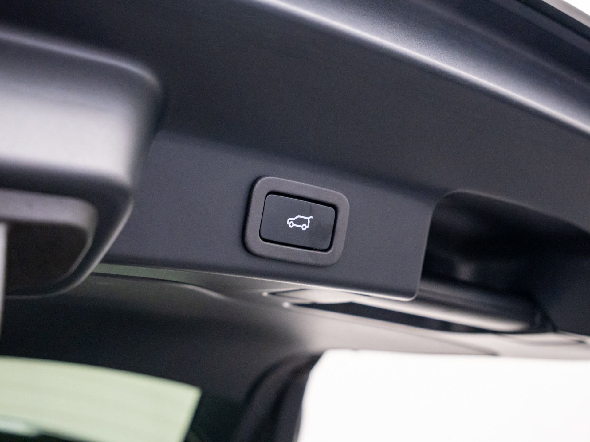 Used 2021 Jaguar F-PACE R-Dynamic S image 36