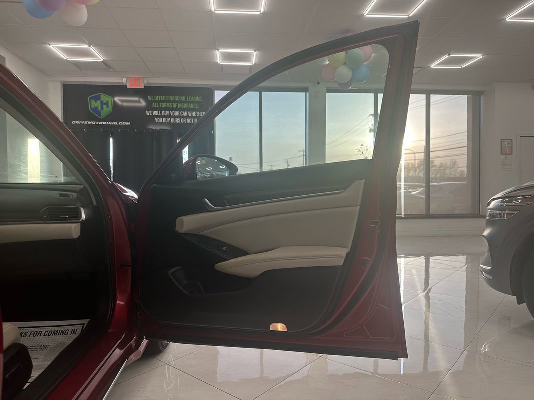 Used 2019 Honda Accord Touring image 39