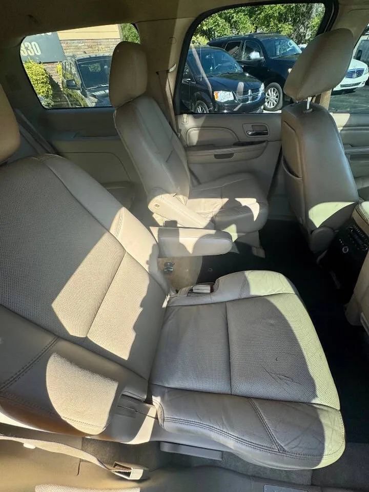 Used 2013 Cadillac Escalade Premium AWD/4WD image 8