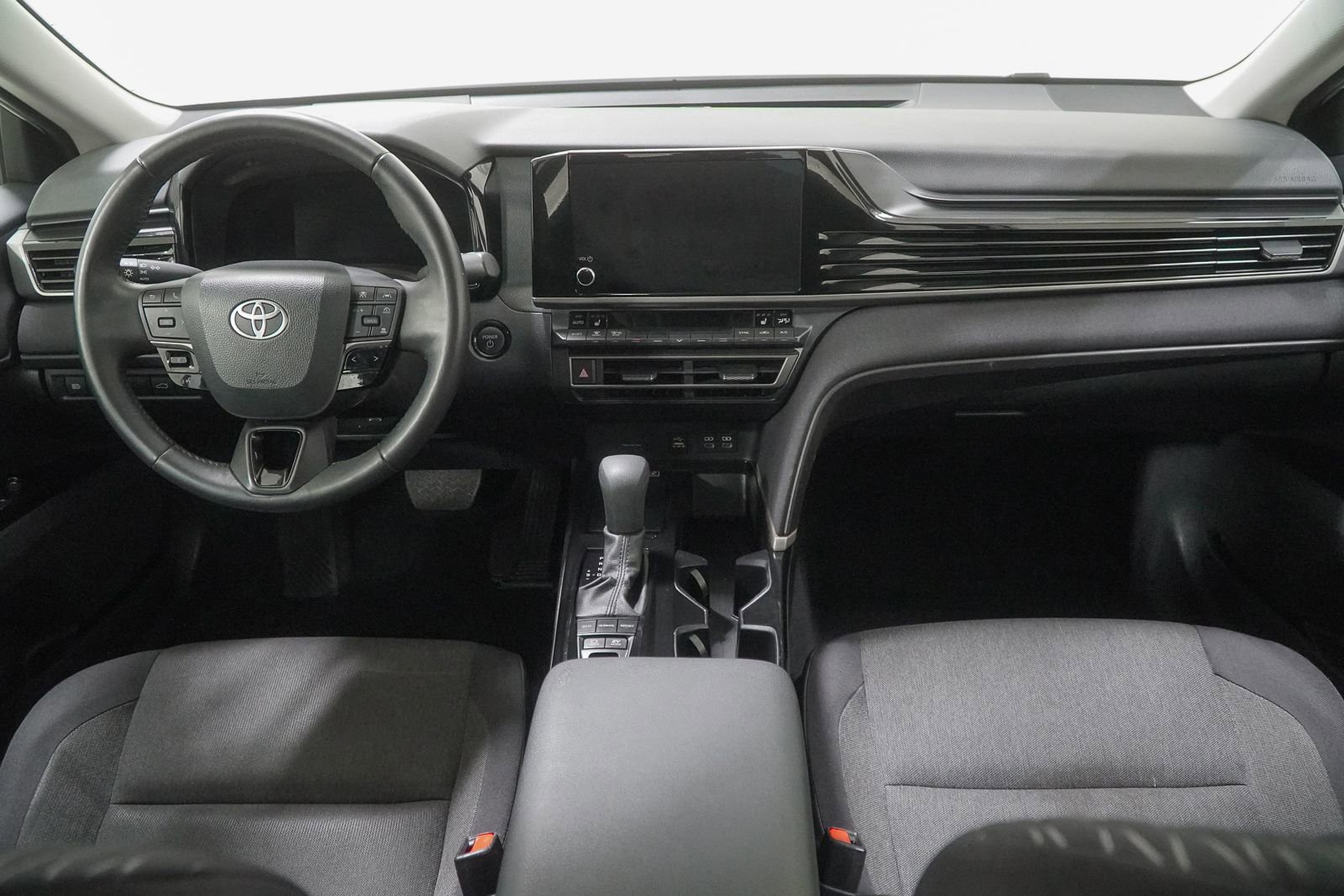 Used 2025 Toyota Camry LE AWD/4WD image 22