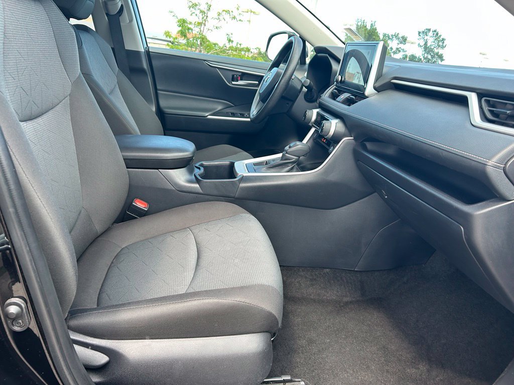 Used 2025 Toyota RAV4 XLE AWD/4WD image 31