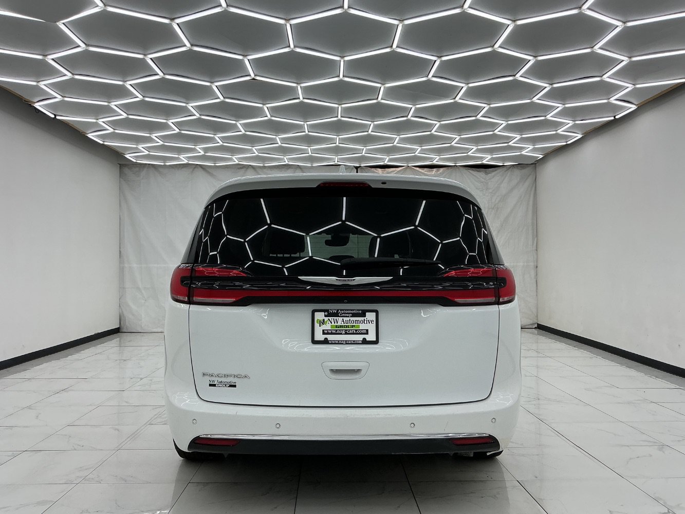 Used 2022 Chrysler Pacifica Touring-L FWD image 10