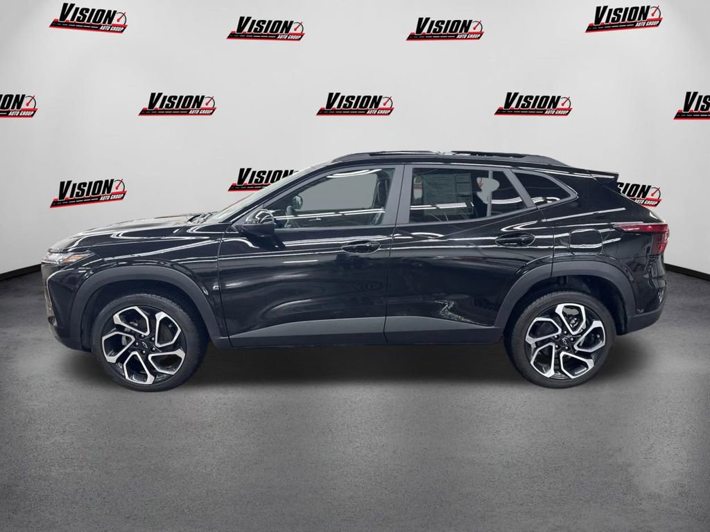 Used 2025 Chevrolet Trax RS image 8