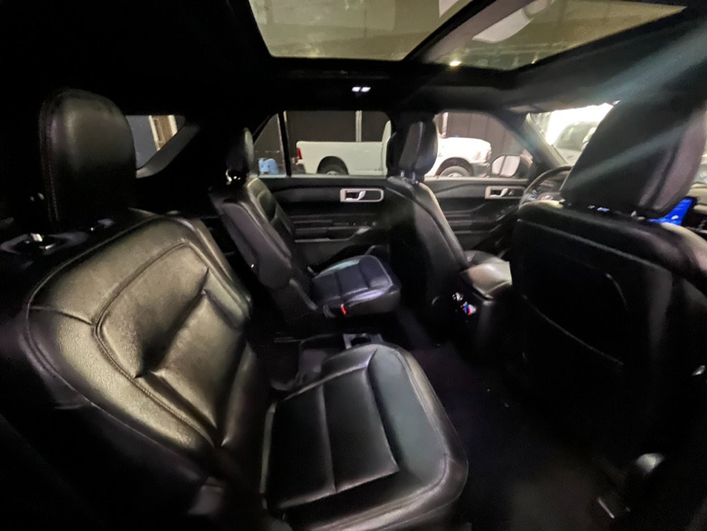 Used 2020 Ford Explorer XLT w/ Equipment Group 202A image 10