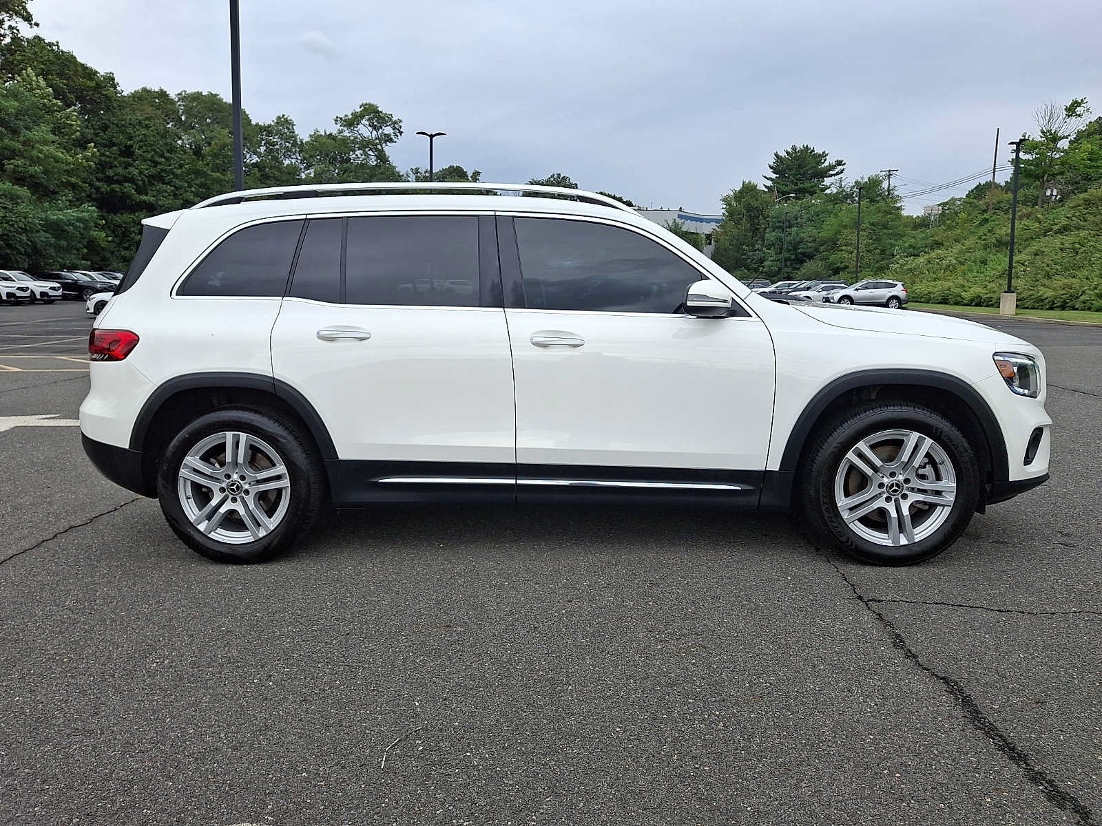 Used 2023 Mercedes-Benz GLB 250 4MATIC image 7