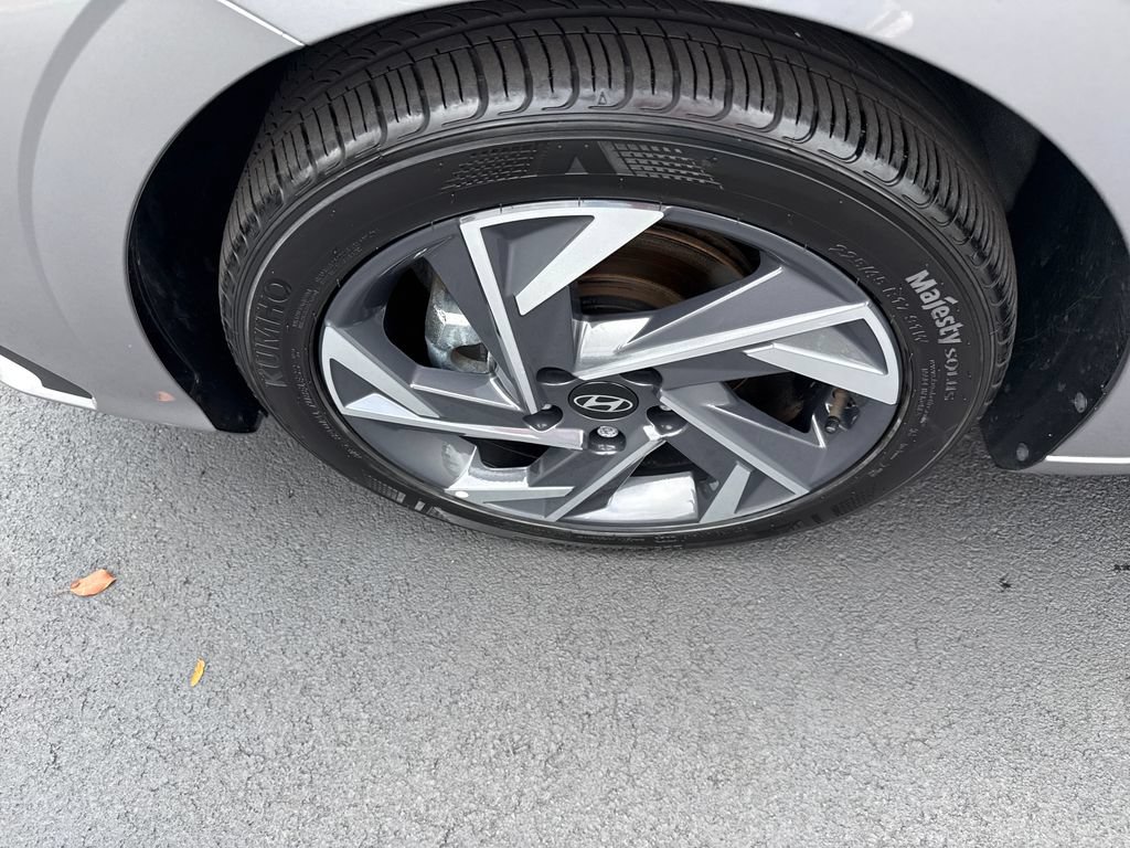 Certified 2025 Hyundai Elantra Sport FWD image 36
