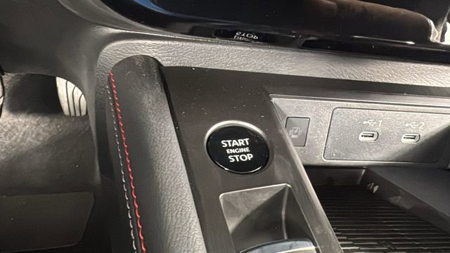 New 2026 Nissan Kicks SR w/ Cold Weather Package image 23