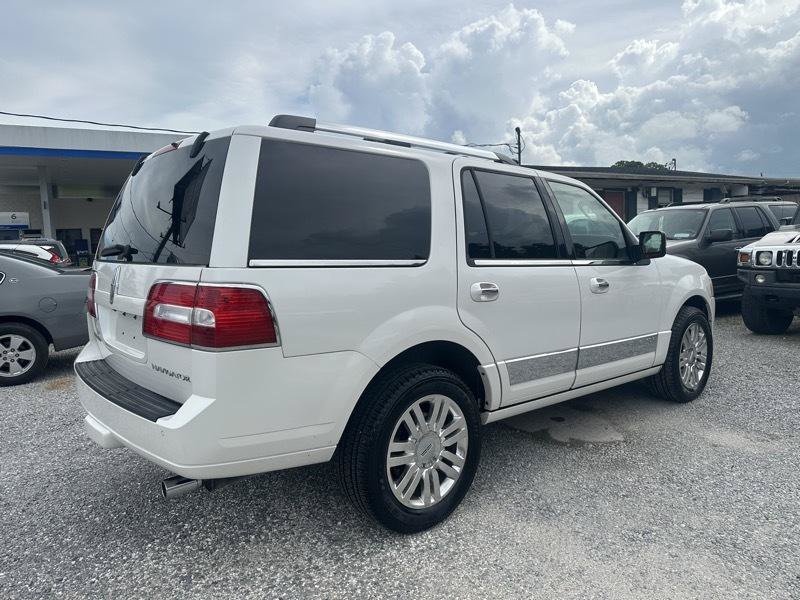 Used 2011 Lincoln Navigator 2WD image 4