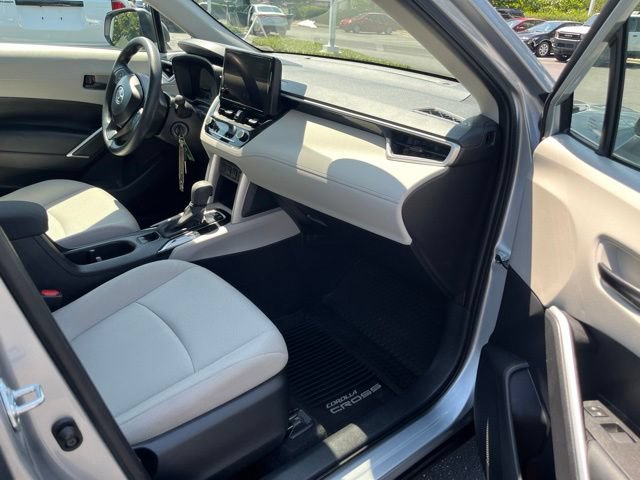 Used 2025 Toyota Corolla Cross L FWD image 16