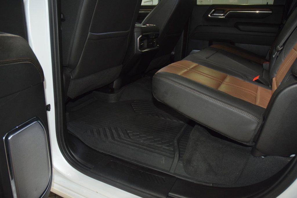 Used 2024 Chevrolet Silverado 2500 High Country w/ High Country Premium Package image 47