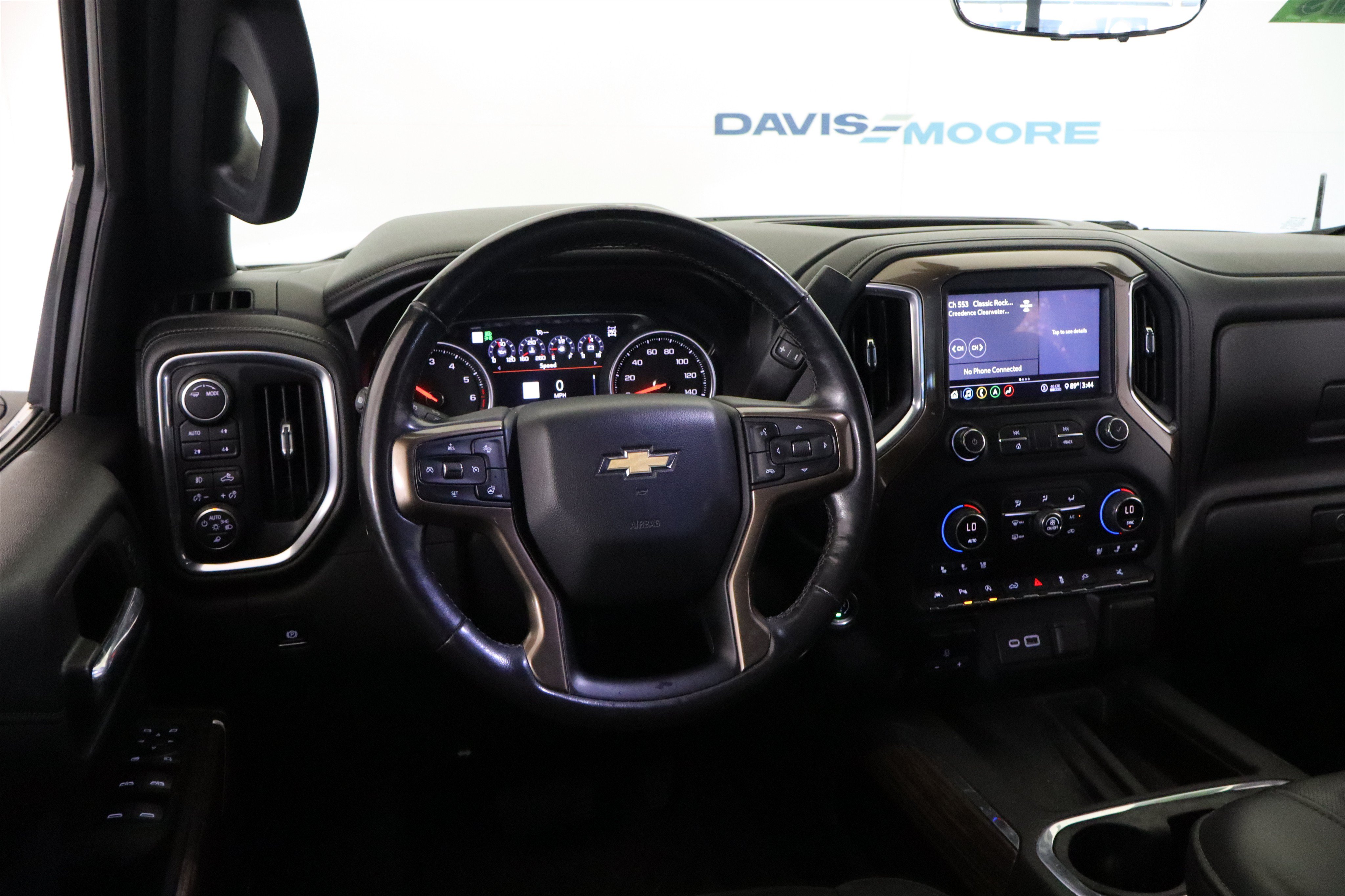 Used 2020 Chevrolet Silverado 1500 High Country w/ Technology Package AWD/4WD image 16