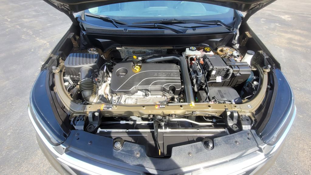 Used 2024 Chevrolet Equinox LT w/ LPO, Floor Liner Package FWD image 17