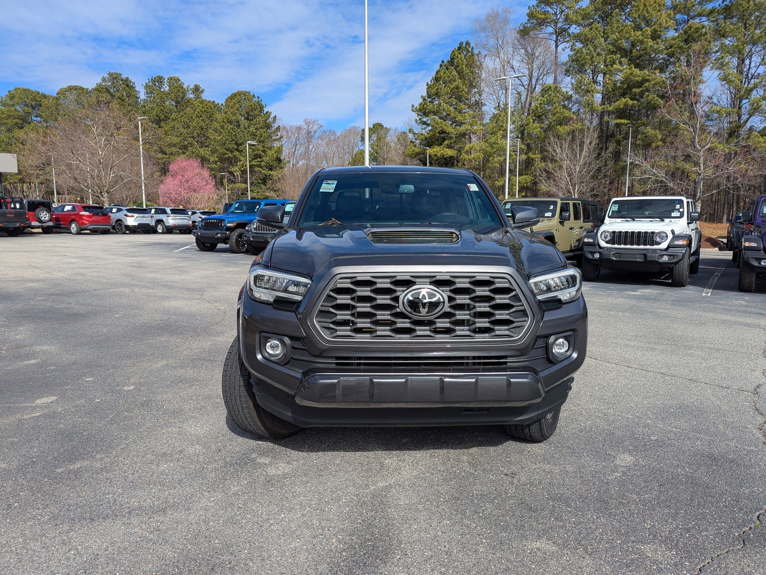 Used 2022 Toyota Tacoma TRD Sport w/ TRD Premium Sport Package video 2