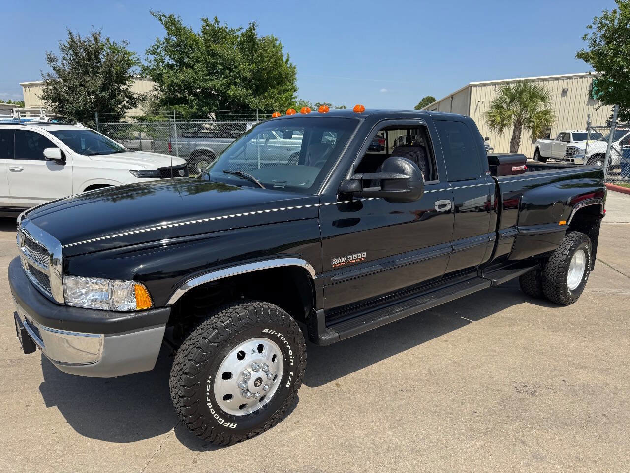Used 1998 Dodge Ram 3500 Truck SLT LARAMIE 4X4 12V 5.9L CUMMI image 9