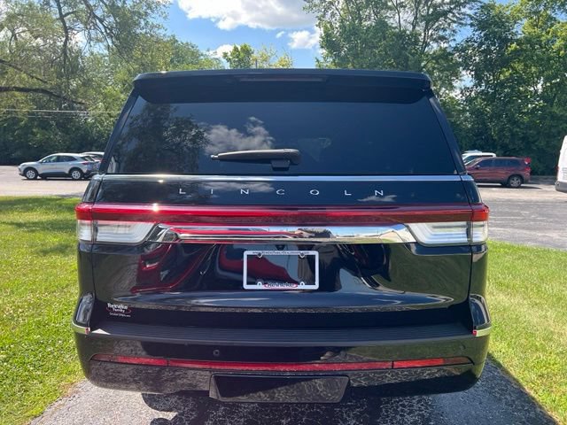 Used 2023 Lincoln Navigator L Reserve AWD/4WD image 7