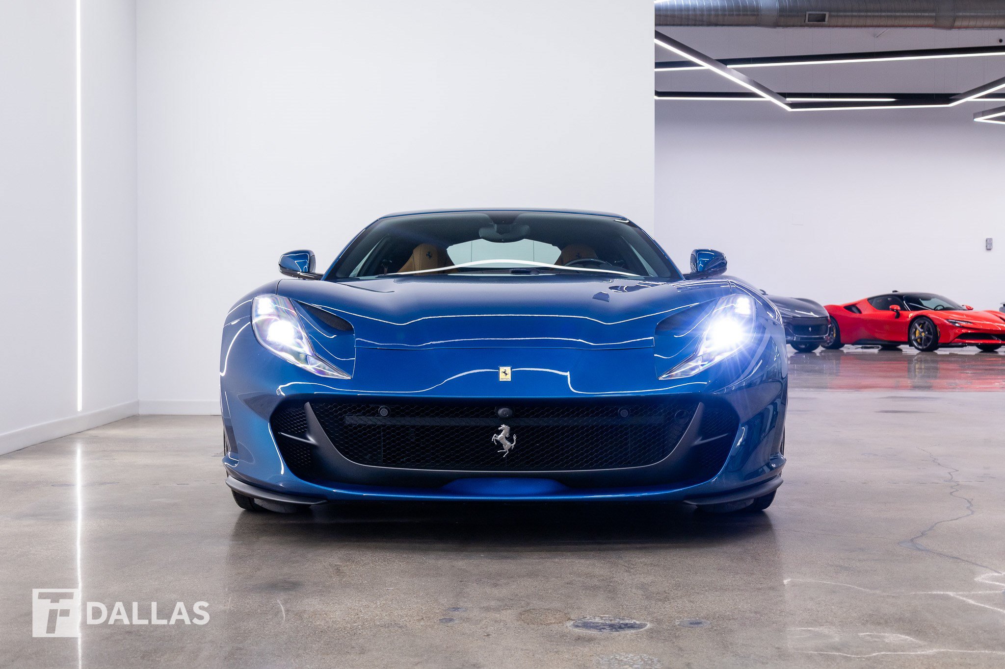 Used 2018 Ferrari 812 Superfast RWD image 27